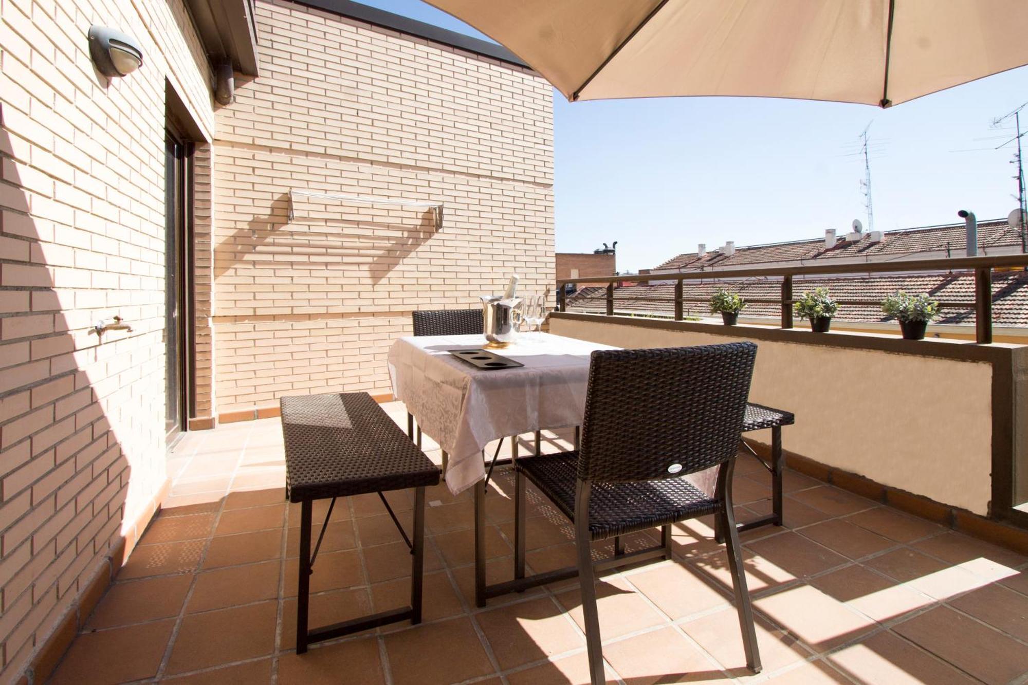 Apartamentos Adelfas Madrid Exterior photo